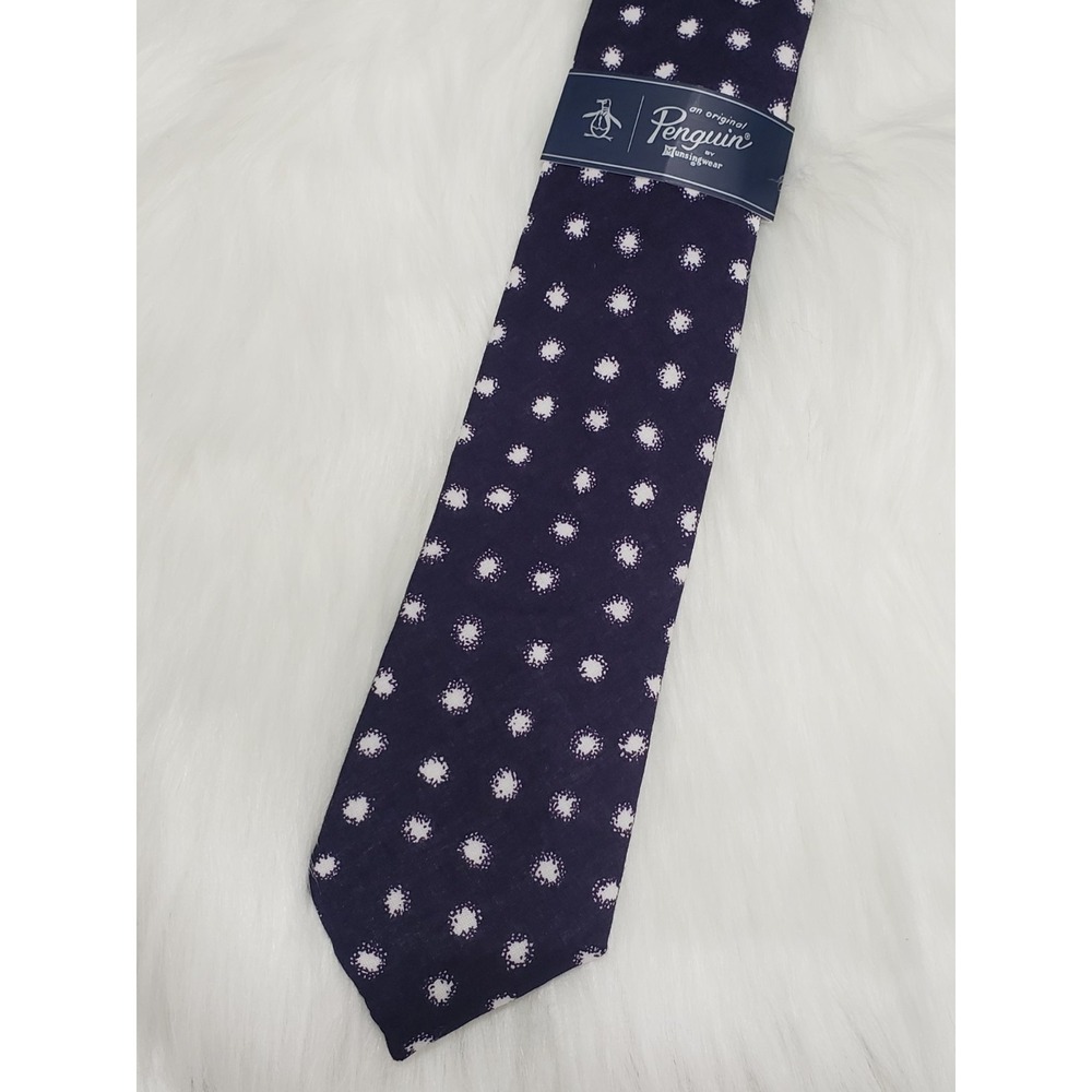 NEW Penguin By Munsingwear Navy White Tie Necktie abstract geometric SKINNY 2.25